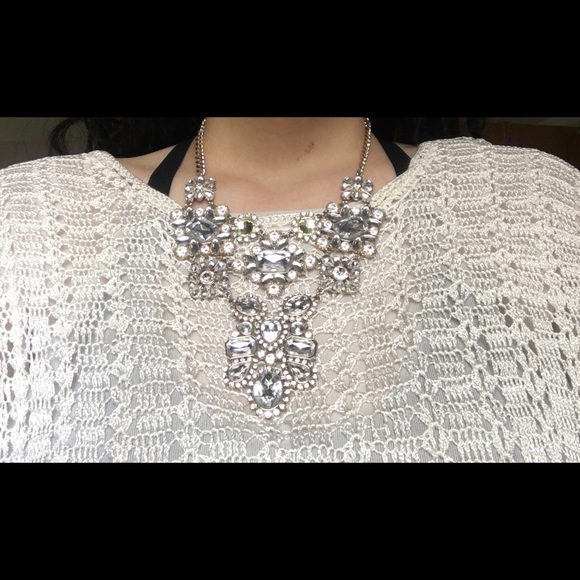 ๐ฆ๐ถ๐น๐๐ฒ๐ฟ ๐ฆ๐๐ฎ๐๐ฒ๐บ๐ฒ๐ป๐ ๐ก๐ฒ๐ฐ๐ธ๐น๐ฎ๐ฐ๐ฒ - Picture 2 of 4